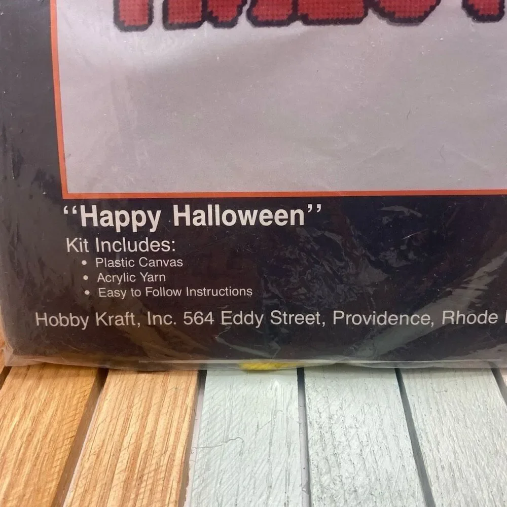 Hobby Kraft Plastic Canvas Needlecraft Kit #4530 Happy Halloween Wall Hanging NI